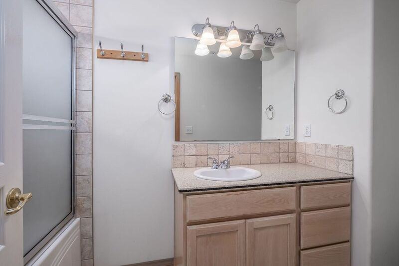 8812 W Rio Grande Ave - Photo 6 of 10