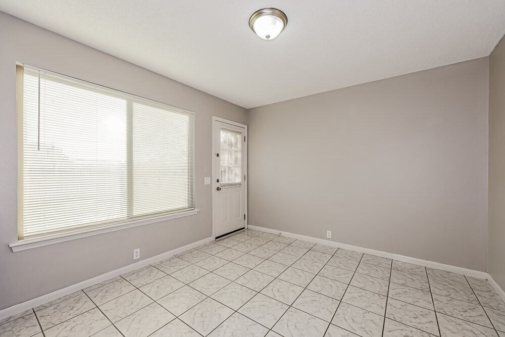 8524 Gatlinburg Dr - Photo 4 of 17