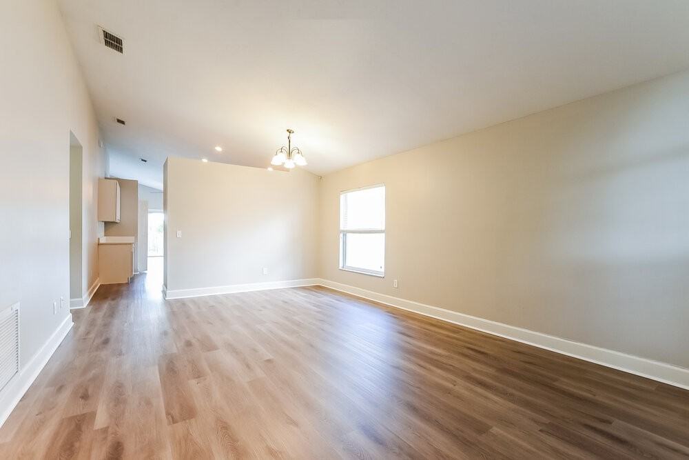 4201 Shadow Creek Cir - Photo 5 of 16