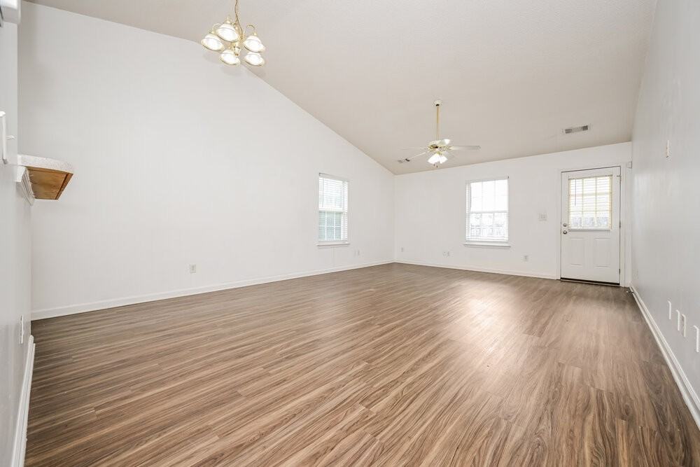 2167 Red Oak Cir - Photo 3 of 16