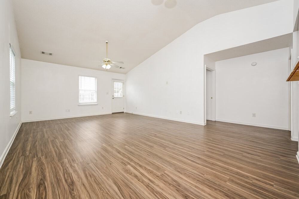 2167 Red Oak Cir - Photo 4 of 16