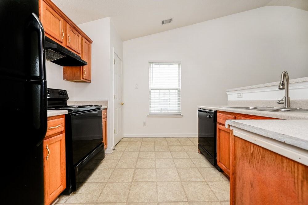 2167 Red Oak Cir - Photo 6 of 16
