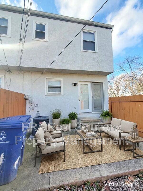 852 S Roys Ave - Photo 7 of 35