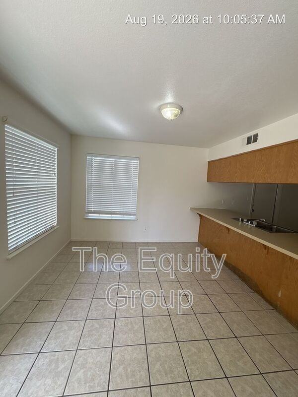 1340 S Santa Fe St - Photo 5 of 18