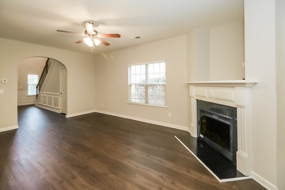 121 Tyre Dr - Photo 5 of 17