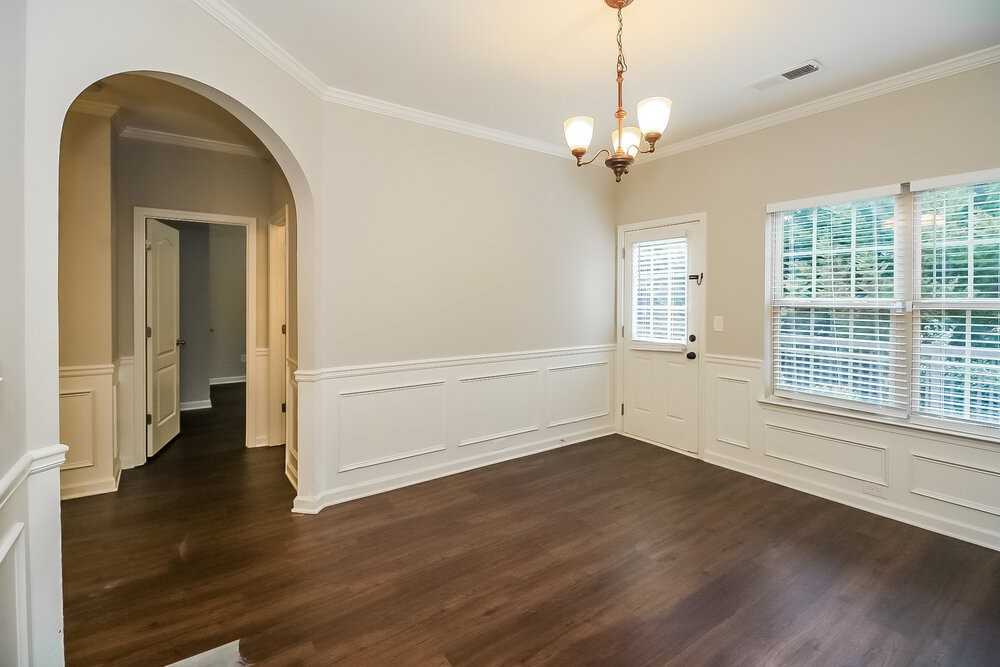 121 Tyre Dr - Photo 6 of 17