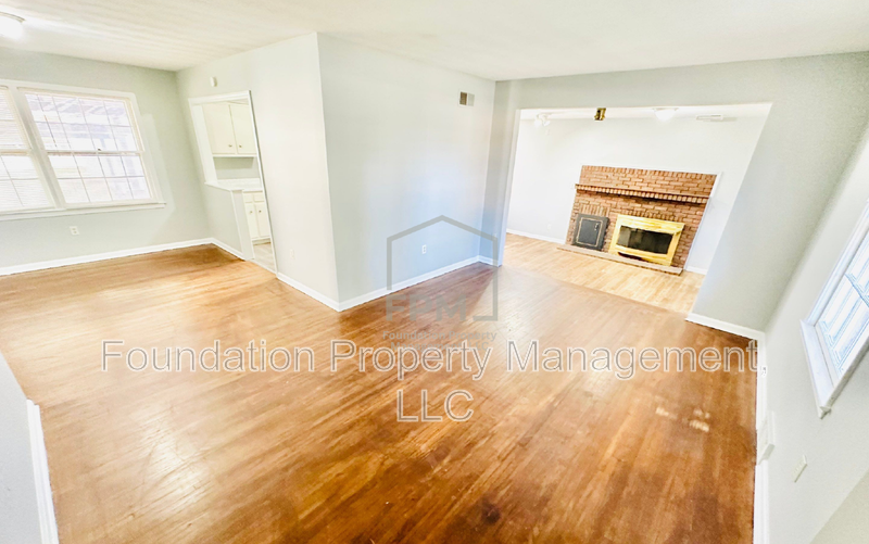 7294 Sheila St - Photo 7 of 18