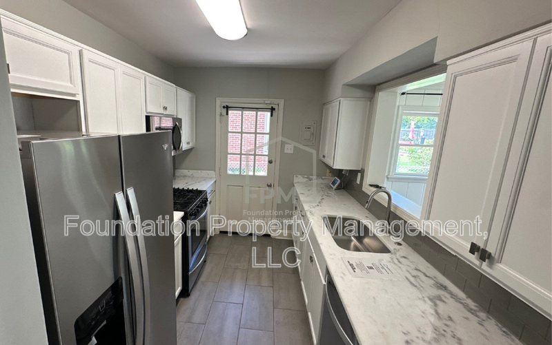 3568 Philwood Ave - Photo 3 of 21