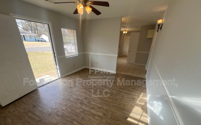 4498 Suncrest Dr - Photo 7 of 16