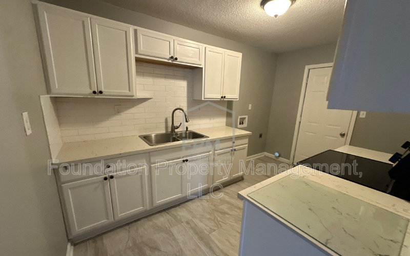 687 Creekstone Cir - Photo 3 of 21