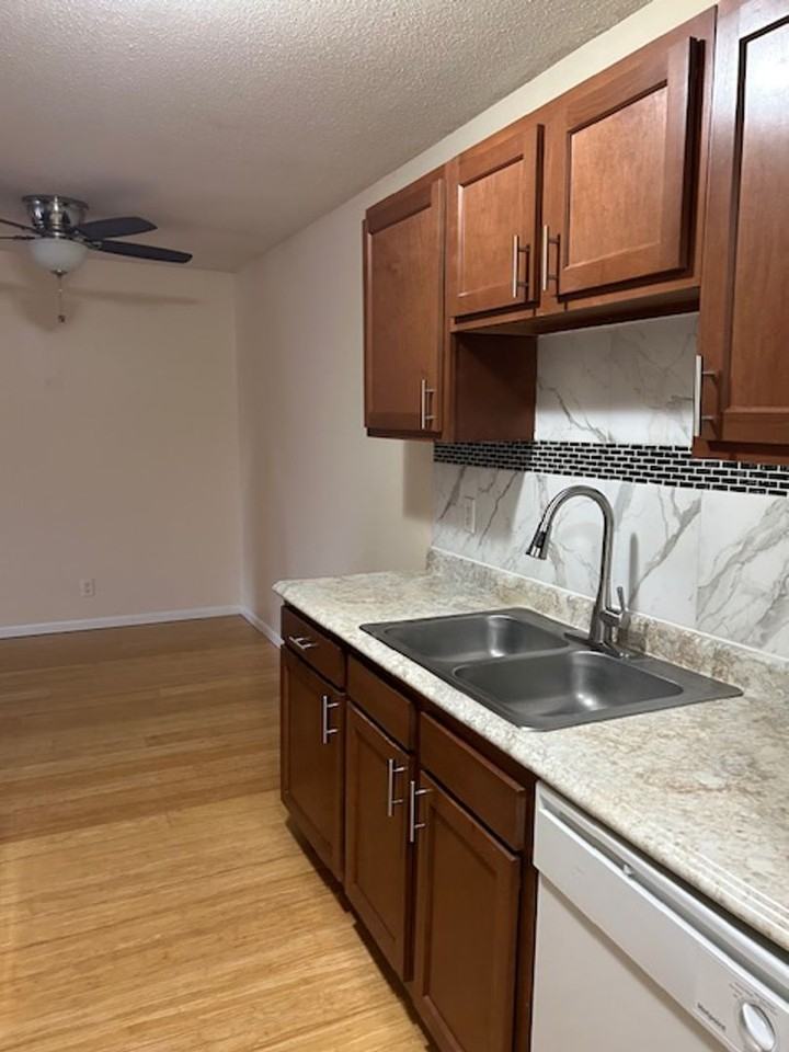 PERSAUD BRAMANTES APARTMENTS - Photo 3 of 13