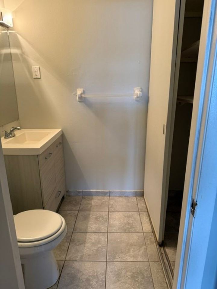 PERSAUD BRAMANTES APARTMENTS - Photo 5 of 13