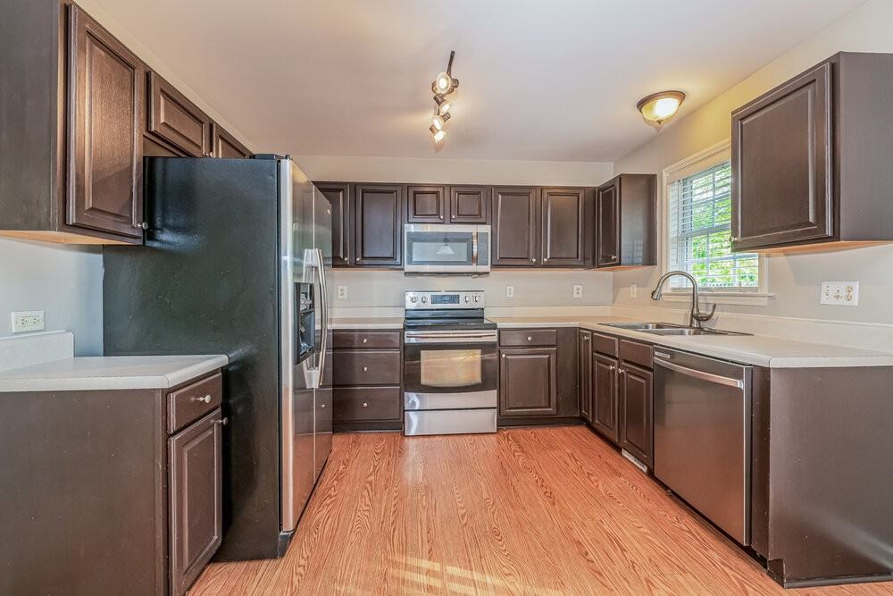 616 Groveton Trl - Photo 4 of 16