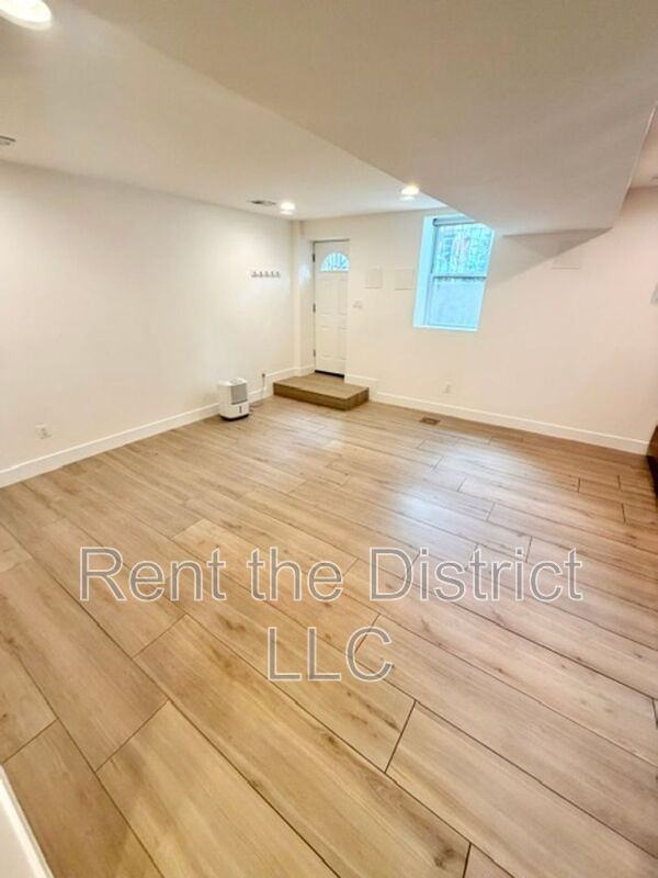 605B Kenyon St Nw - Photo 2 of 9