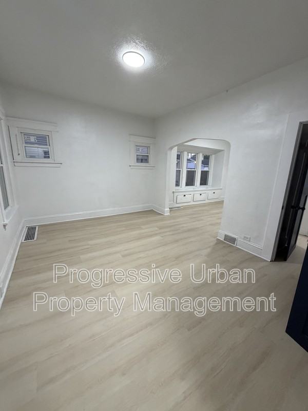 2016 Halstead Ave - Photo 2 of 29