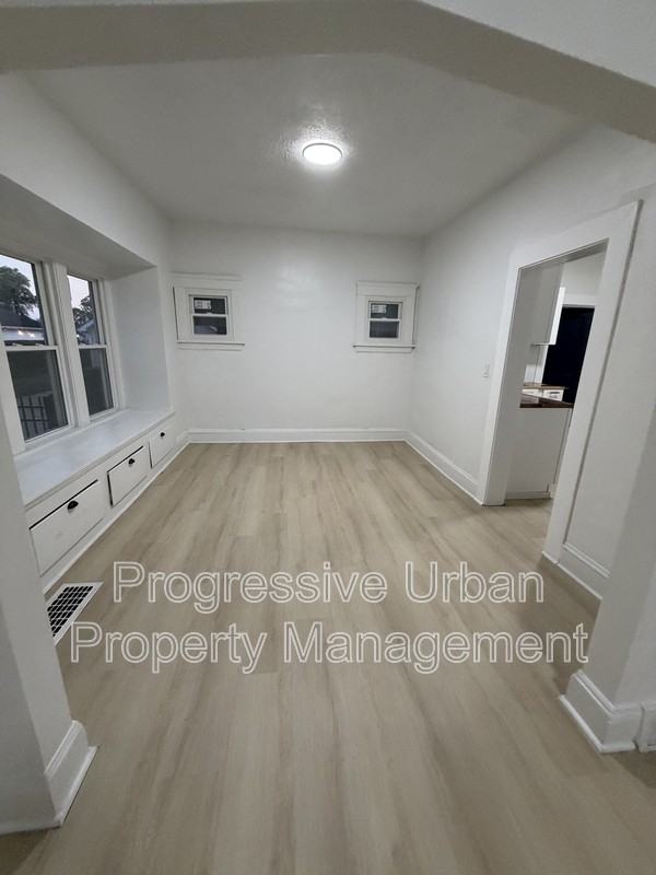 2016 Halstead Ave - Photo 3 of 29