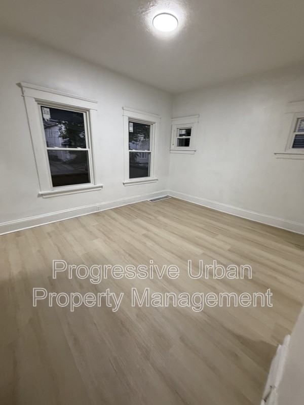 2016 Halstead Ave - Photo 7 of 29