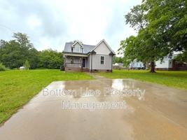 featured image of 200 Alexander St