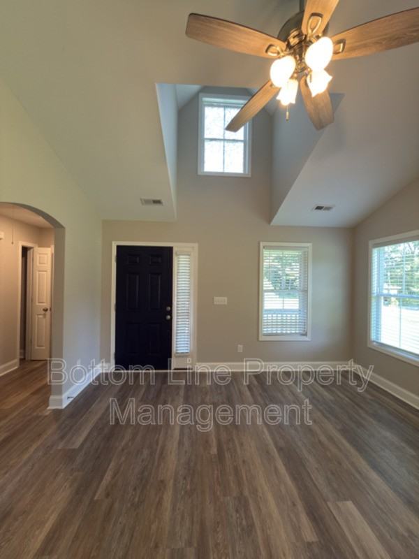 200 Alexander St - Photo 2 of 13