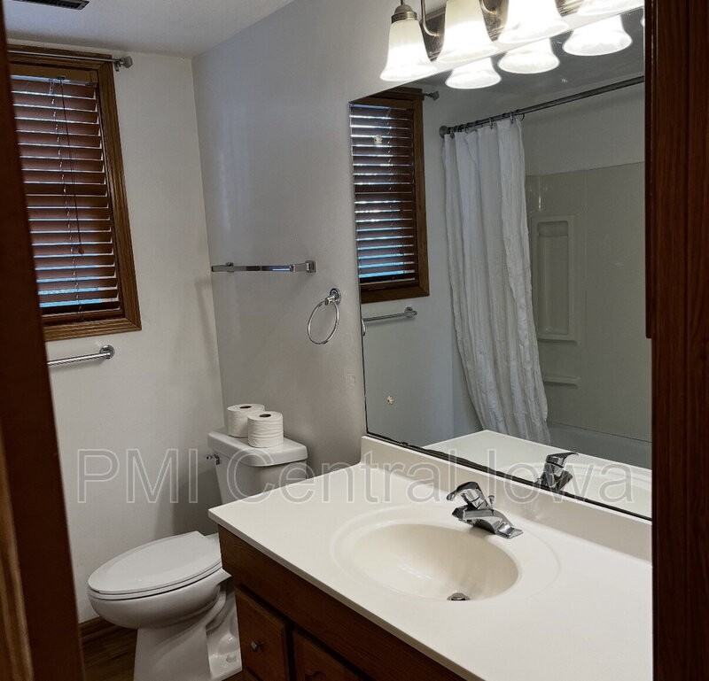 4922 Sw 14th St - Photo 7 of 13
