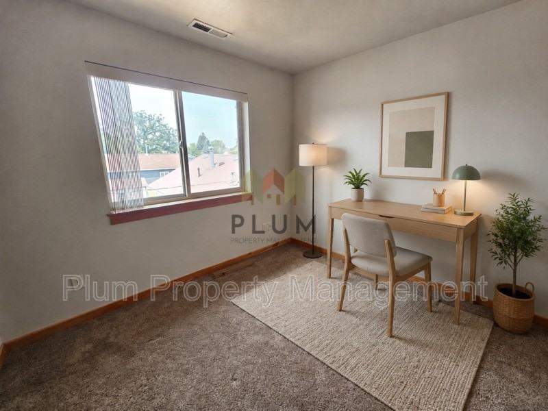 2117 Kensington Ave - Photo 7 of 11