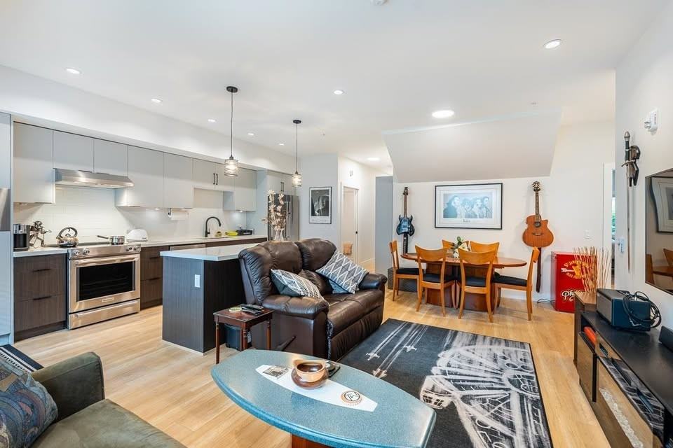 2306 Spring Street - Photo 5 of 19