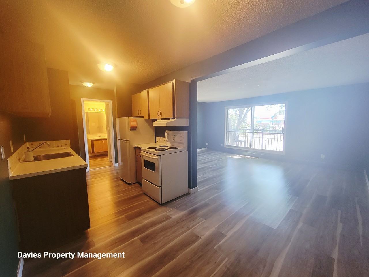 10140 156 St Nw - Photo 5 of 13