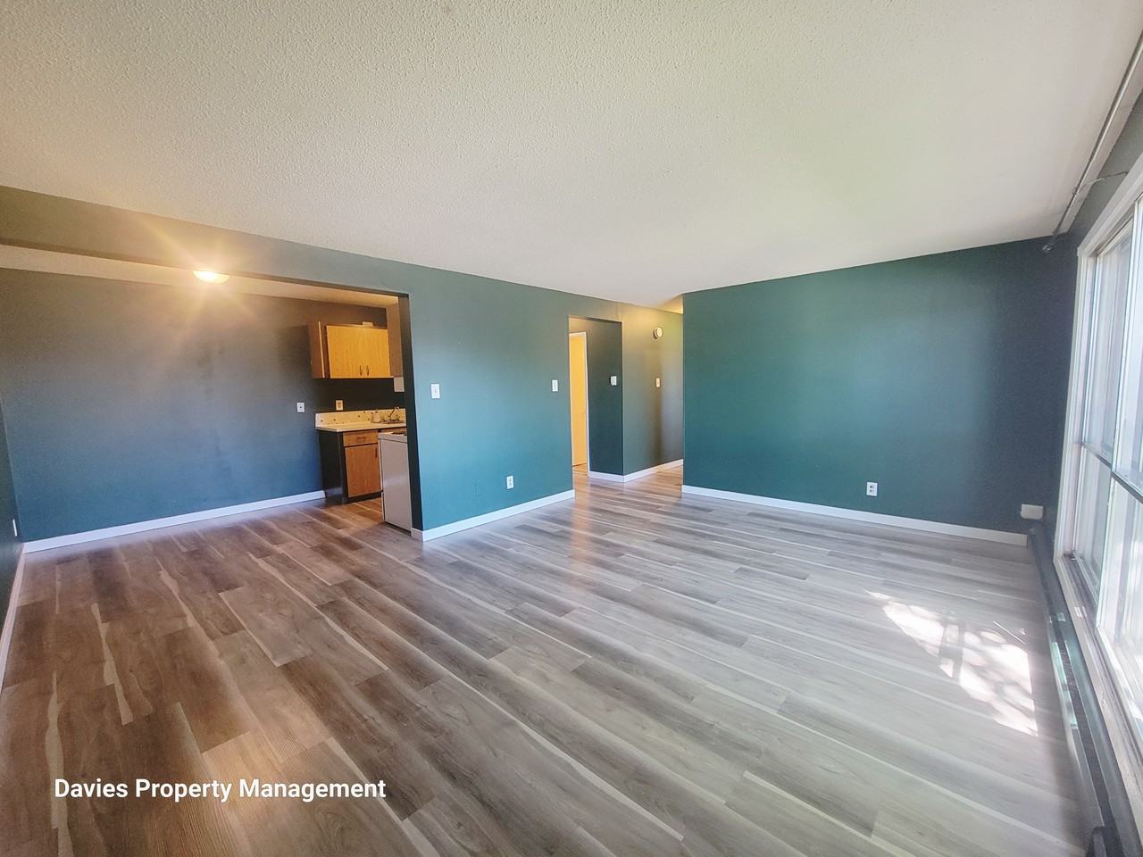 10140 156 St Nw - Photo 6 of 13
