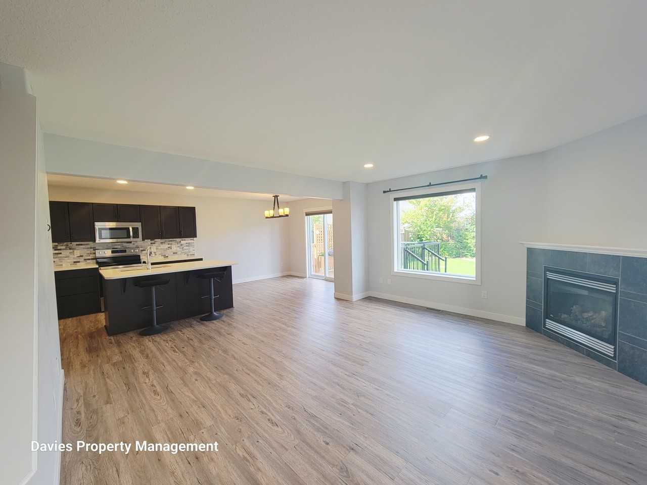 17348 8 Ave Sw - Photo 3 of 19