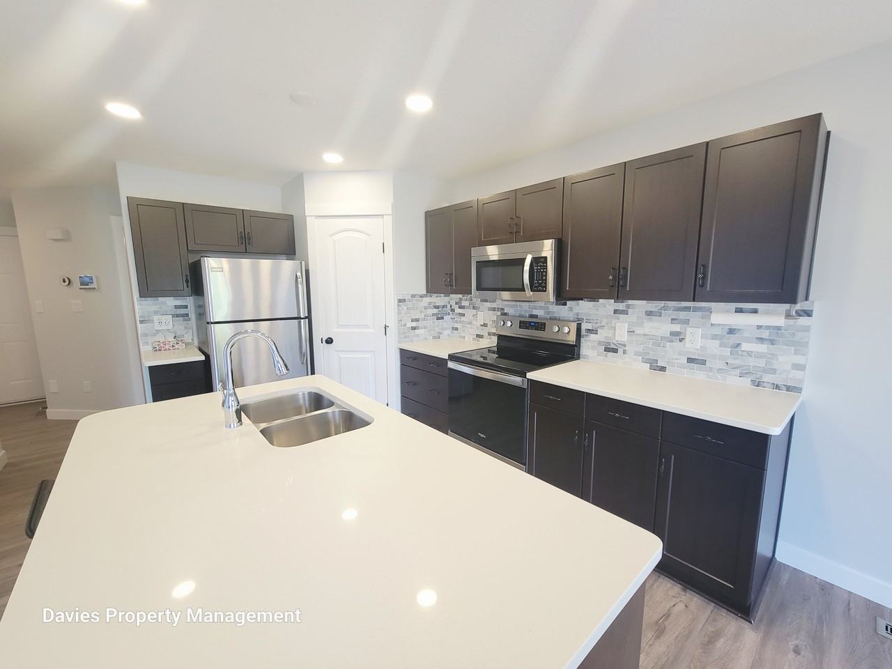 17348 8 Ave Sw - Photo 6 of 19