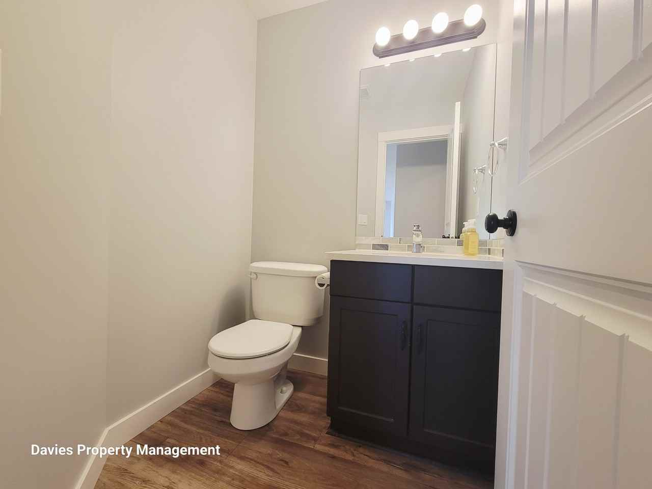 17348 8 Ave Sw - Photo 7 of 19
