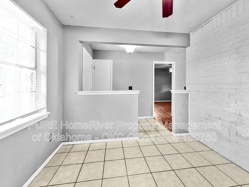 1029 Cambridge Dr - Photo 3 of 21