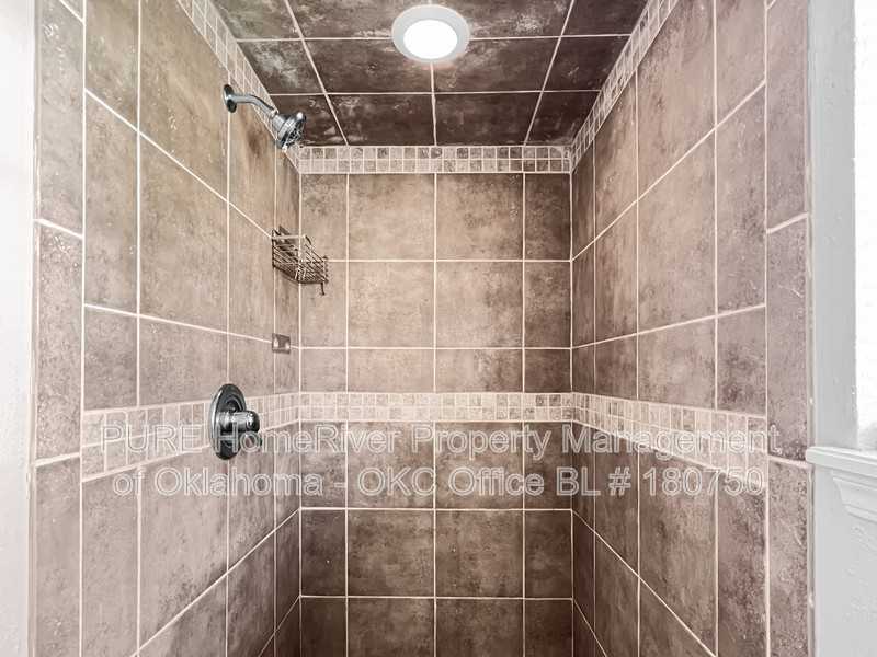 1029 Cambridge Dr - Photo 7 of 21