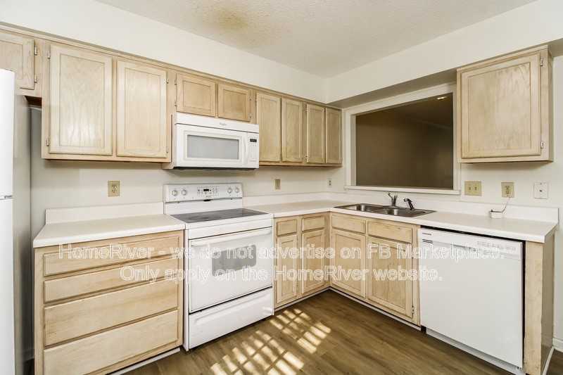 2630 Ingleside Dr #1C - Photo 5 of 18