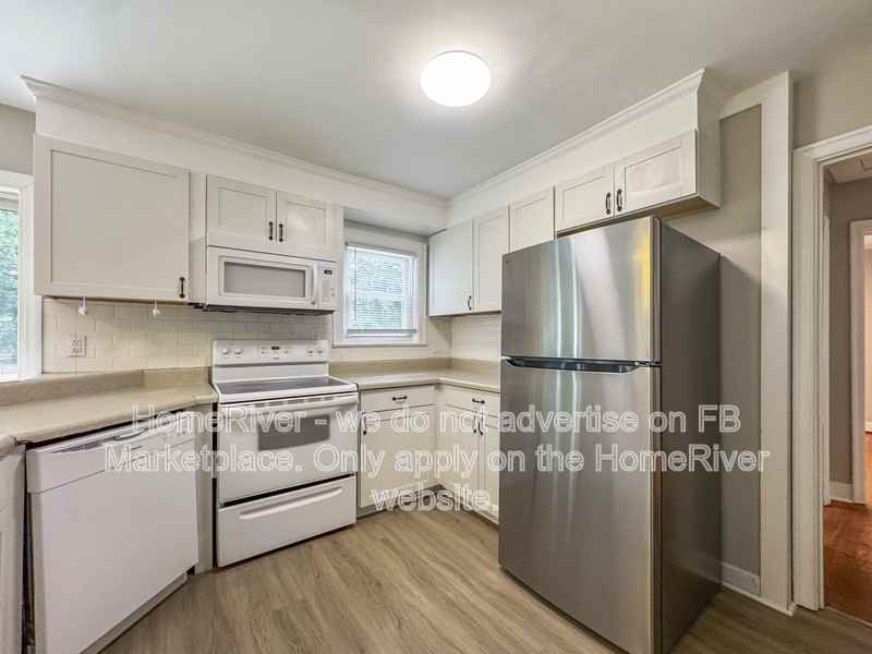 2203 Maywood St - Photo 4 of 19