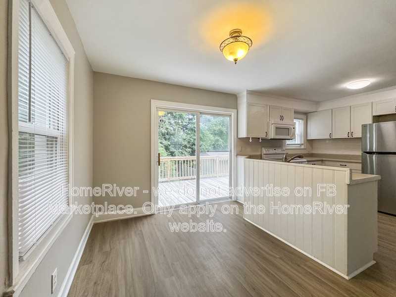 2203 Maywood St - Photo 7 of 19