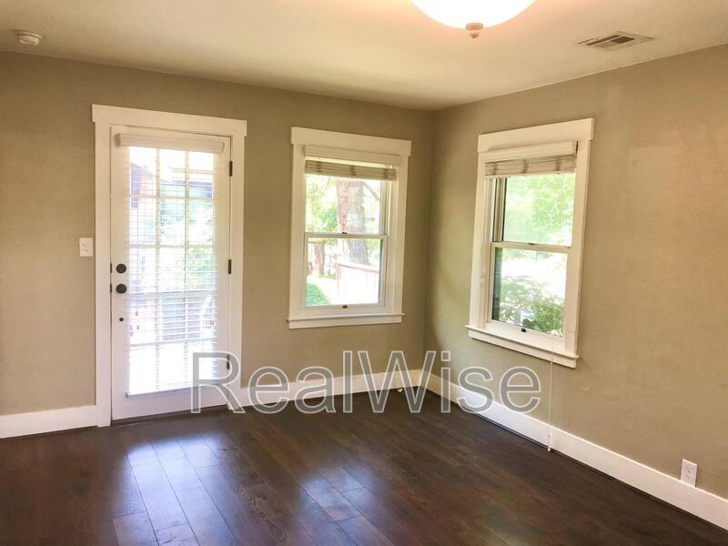 560 Siskiyou Blvd #2 - Photo 3 of 13