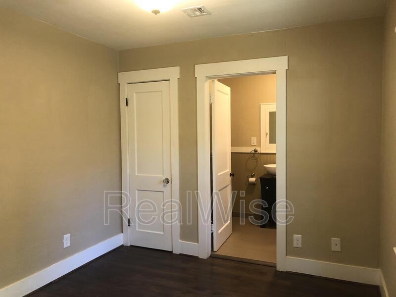 560 Siskiyou Blvd #2 - Photo 7 of 13