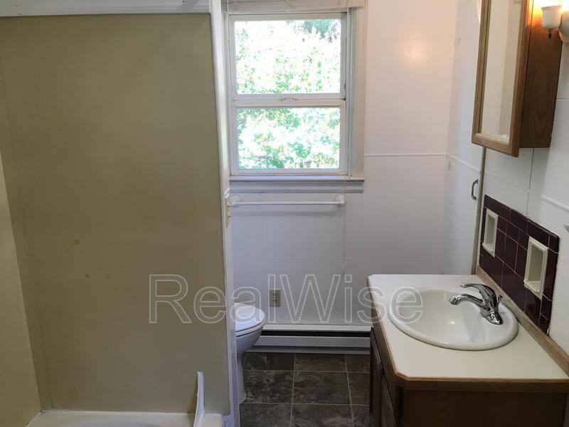 1239 Nw Dogwood Ave - Photo 7 of 25