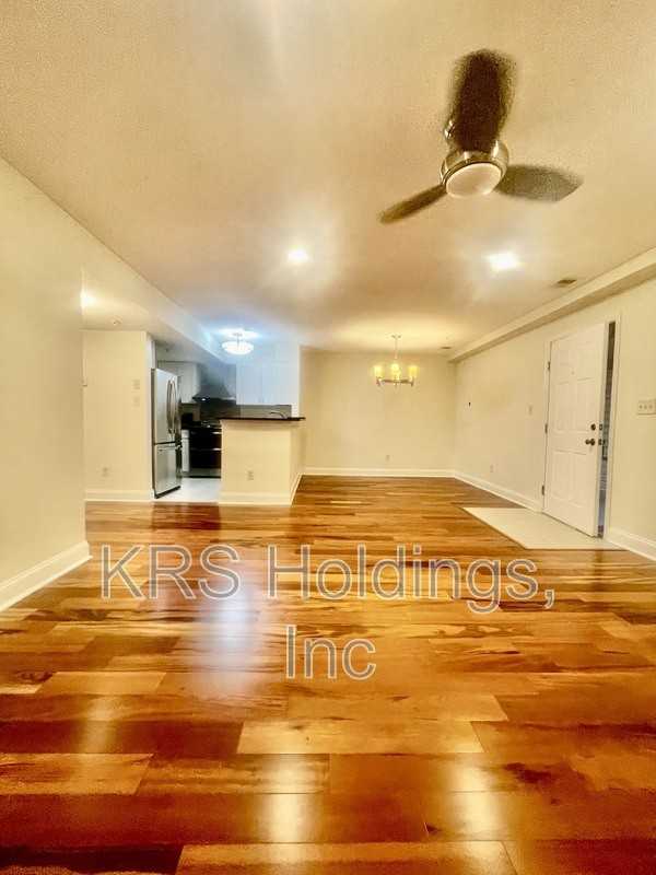 6917 Mary Caroline Cir #H - Photo 4 of 18