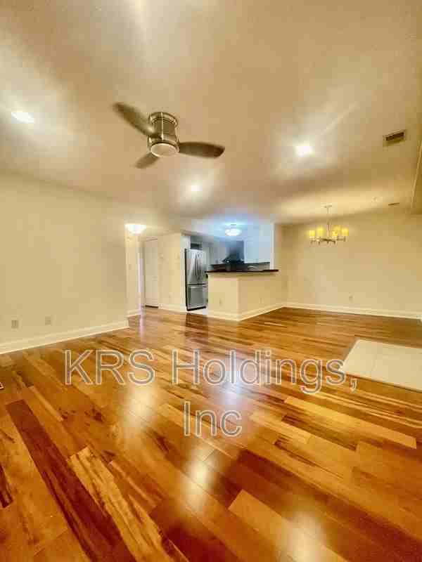 6917 Mary Caroline Cir #H - Photo 5 of 18