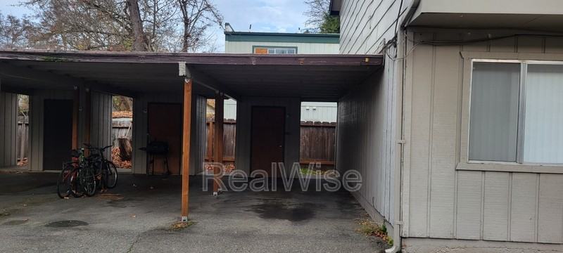 1112 Sw 5th St #A - Photo 4 of 38