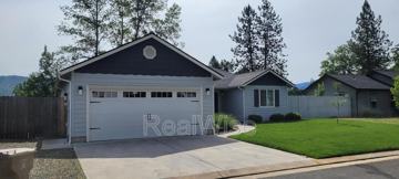 featured image of 1775 Daffodil Ln