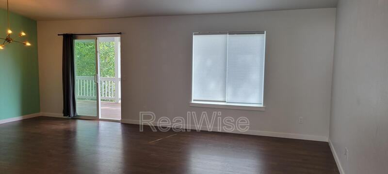 1775 Daffodil Ln - Photo 5 of 42