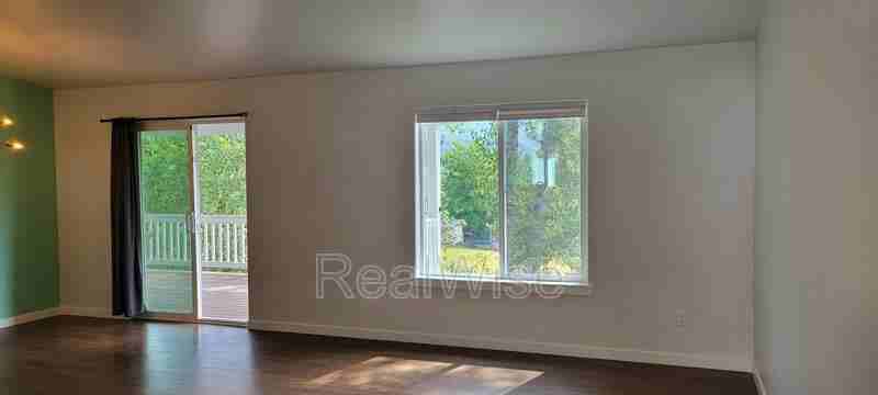 1775 Daffodil Ln - Photo 6 of 42
