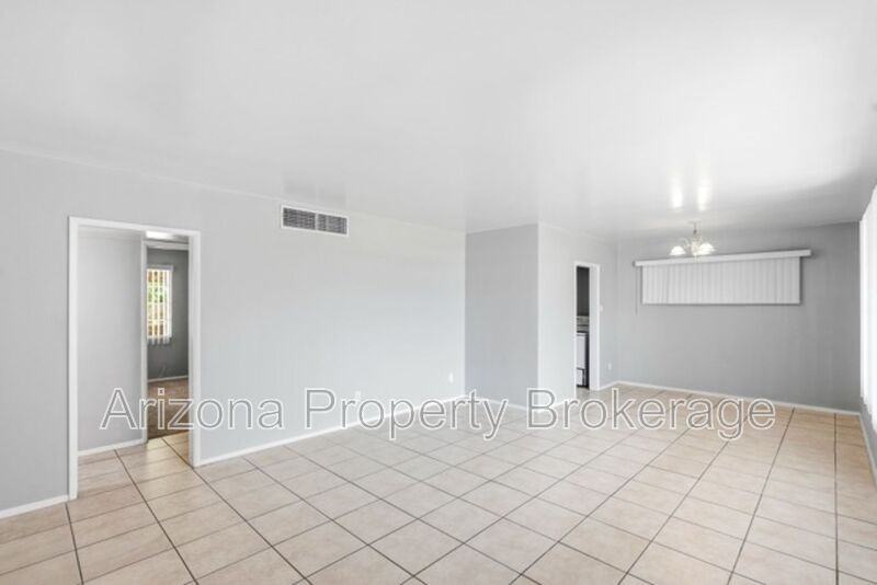 4640 E Oak St - Photo 2 of 29