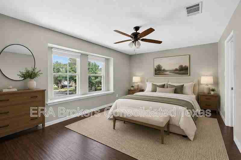 7601 Windrush Dr - Photo 3 of 39