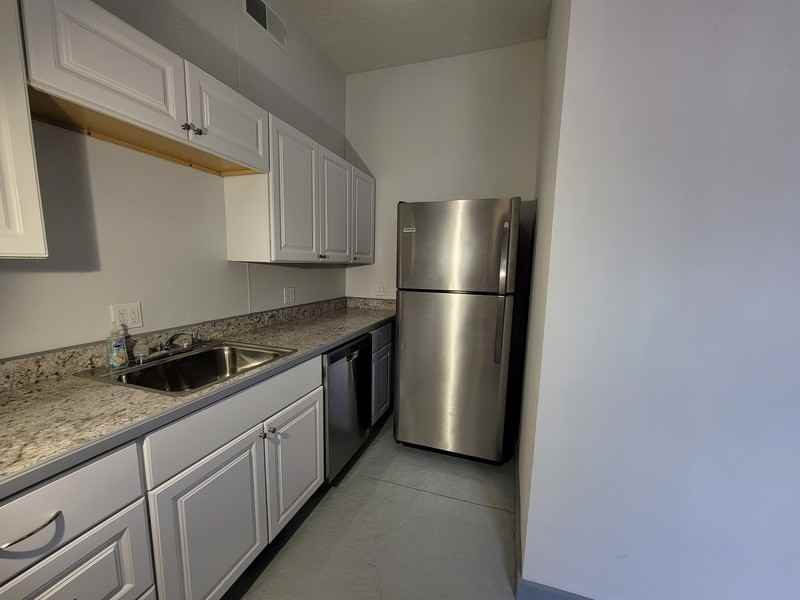 808 E Water St #B - Photo 2 of 10