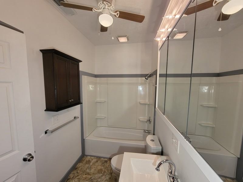 808 E Water St #B - Photo 5 of 10