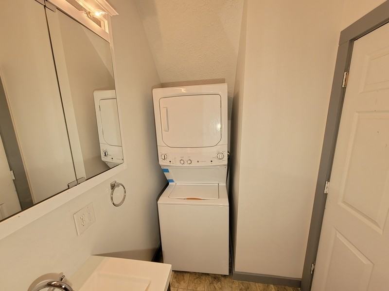 808 E Water St #B - Photo 6 of 10